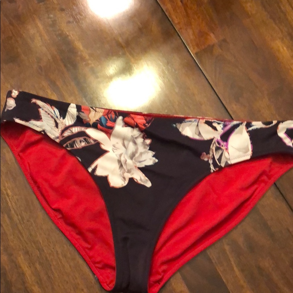 Athleta Piha Reversible Bottoms